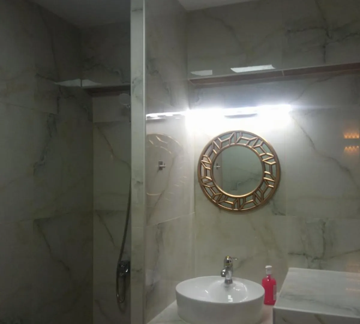 Polit Luxury Aprt 2 Bedrooms Thessaloniki Griekenland